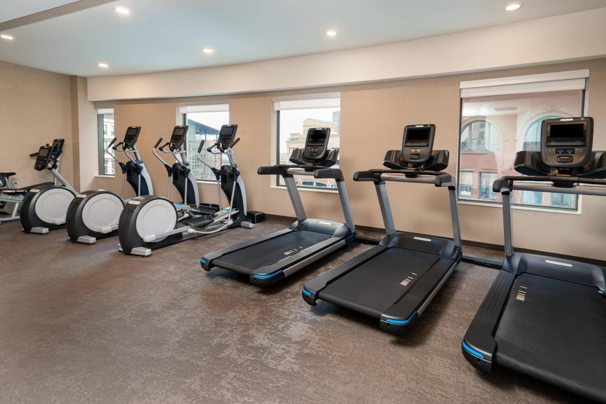 Residence Inn By Marriott Grand Rapids Downtown Екстериор снимка