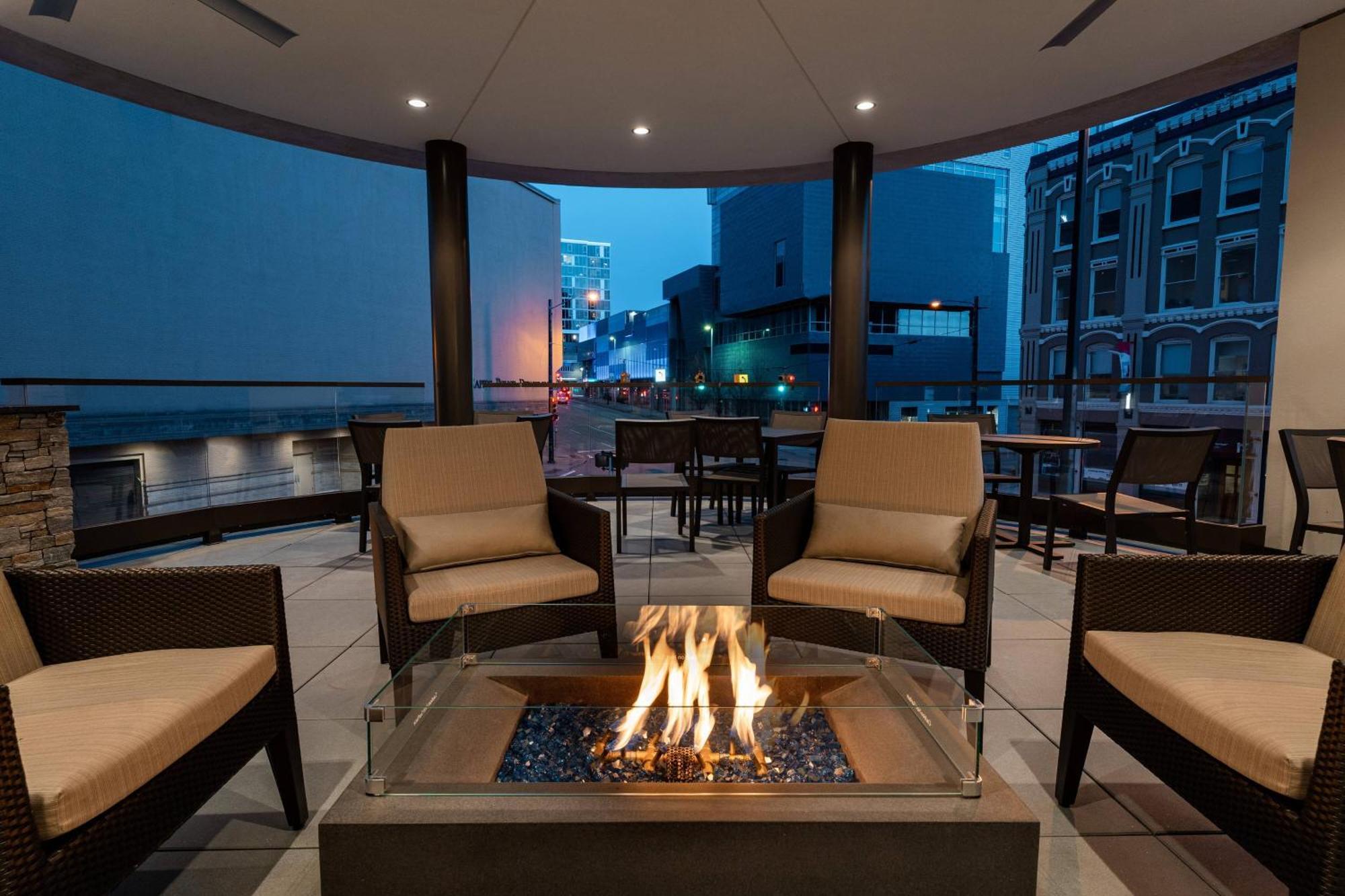Residence Inn By Marriott Grand Rapids Downtown Екстериор снимка