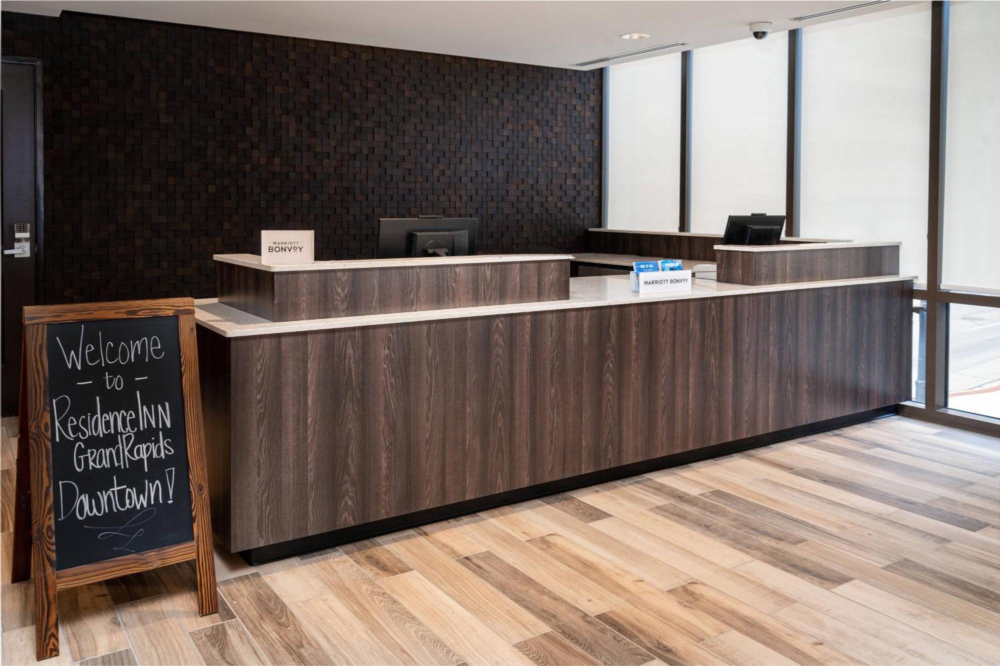 Residence Inn By Marriott Grand Rapids Downtown Екстериор снимка